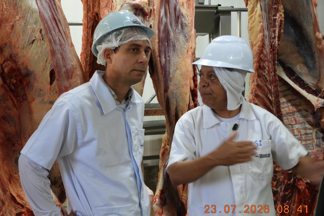 Prefeito Edemilson Marino fortalece diálogo com setor produtivo e visita unidade da Grancarne em Nova Monte Verde