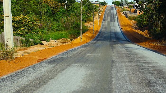 Asfalto na Avenida Rondonópolis proporciona infraestrutura de qualidade e melhoria na qualidade de vida da população